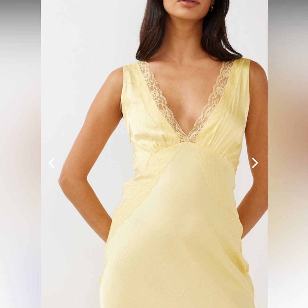 IVONNE LACE TRIM V-NECK MAXI DRESS YELLOW